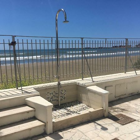 شقة نيتّونو  في La Casa Sulla Spiaggia المظهر الخارجي الصورة