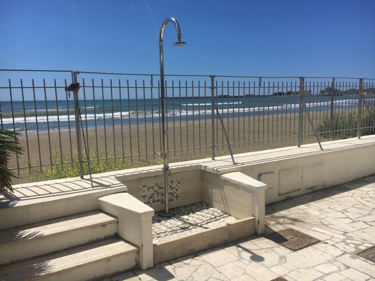 شقة نيتّونو  في La Casa Sulla Spiaggia المظهر الخارجي الصورة